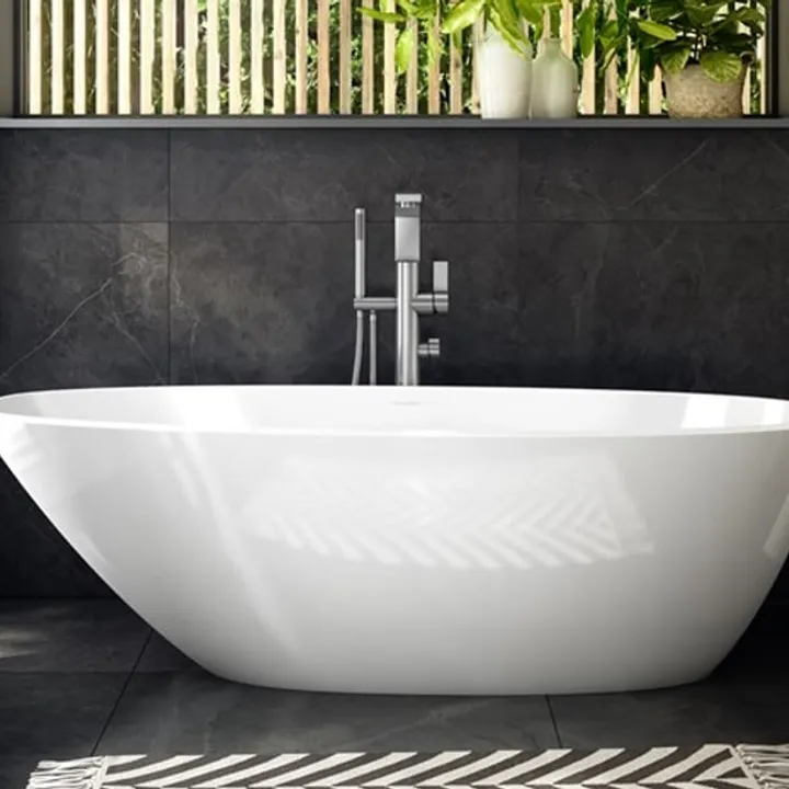 Mozzano 2 Freestanding bath with void 1685mm